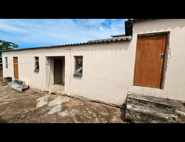 2 BEDROOM HOUSE FOR SALE IN UMLAZI K